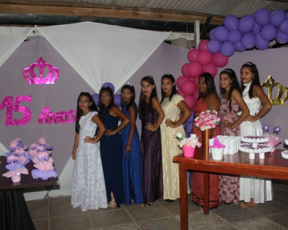 Jovens do SCFV de Luziápolis participaram da I Festa de Debutantes