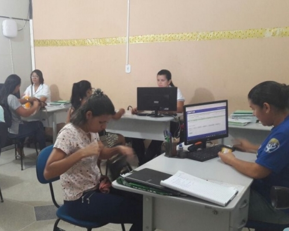 Equipe do cadastro único realiza atualização cadastral de beneficiários do Programa Criança Feliz