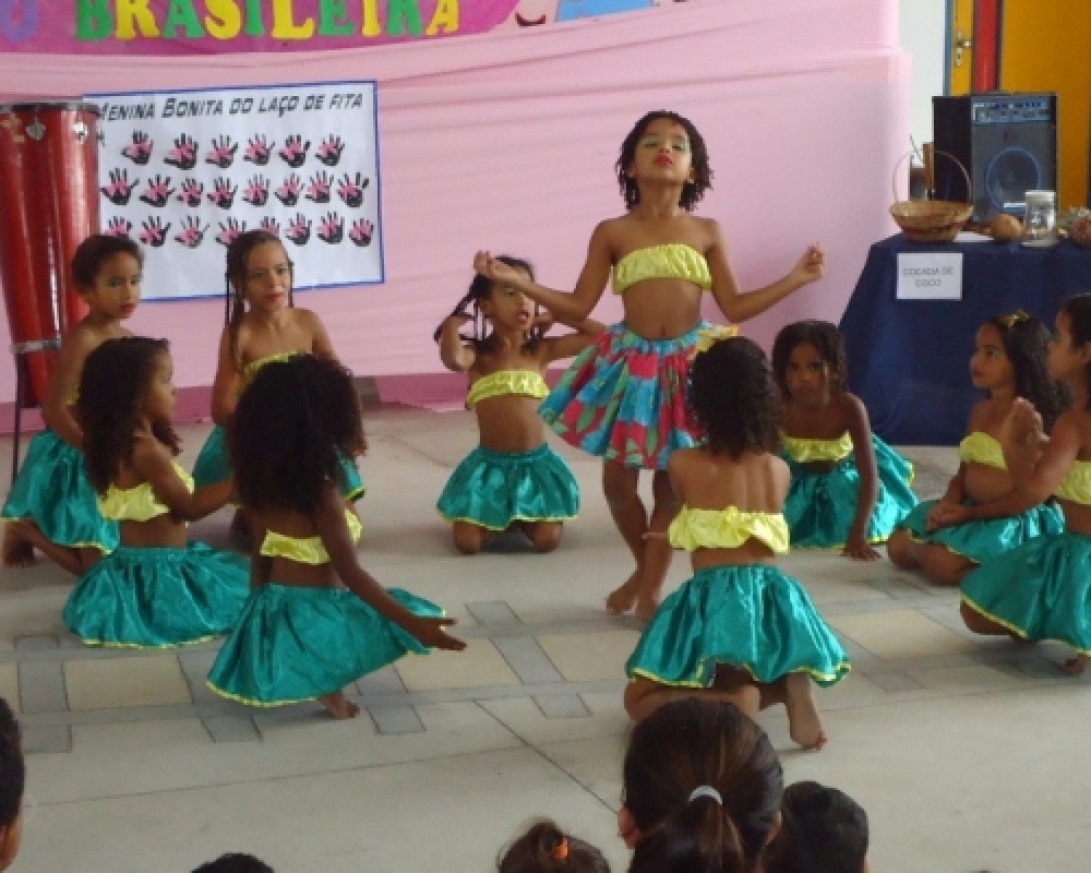 CEI Maria José realizou I Mostra Cultural em homenagem ao dia da Consciência Negra