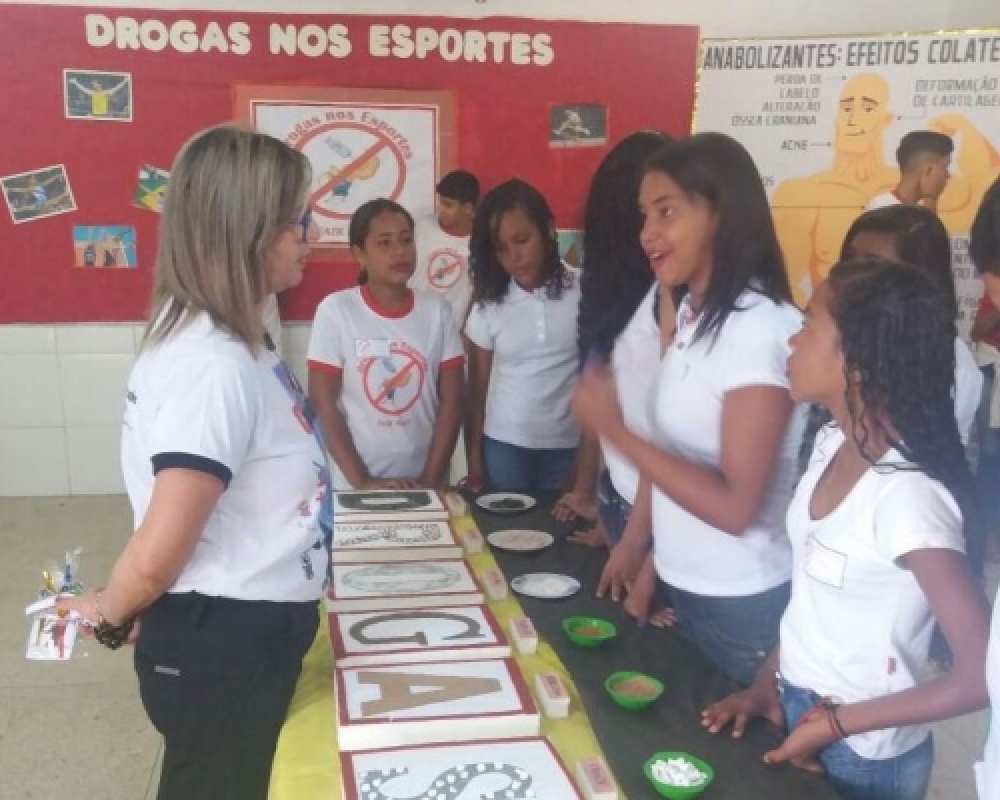 Escola Hildebrando Guimarães realizou o IV Encontro de Conhecimentos com exposição de vários temas