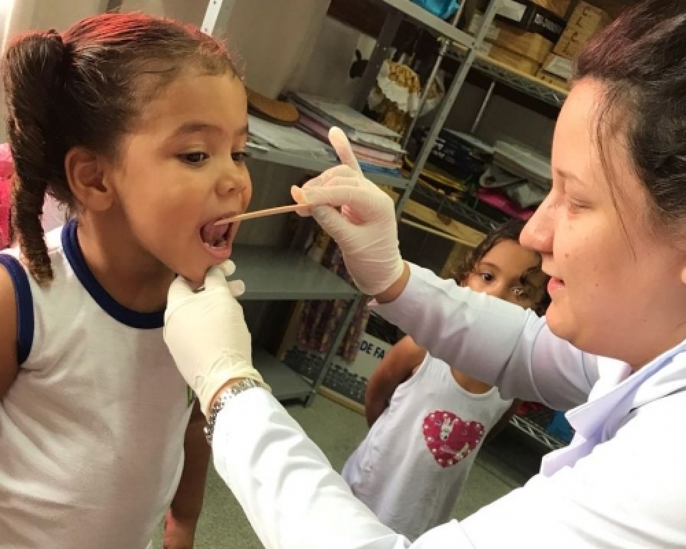 Secretaria de Saúde desenvolve o Projeto da Linguinha nos centros de Educação Infantil do município 