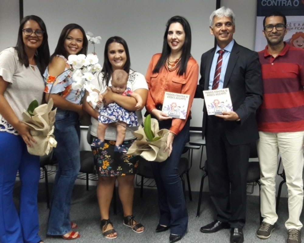 Vencedoras de Campo Alegre recebem prêmio da Editora Ensinart no concurso “Todos Contra o Aedes