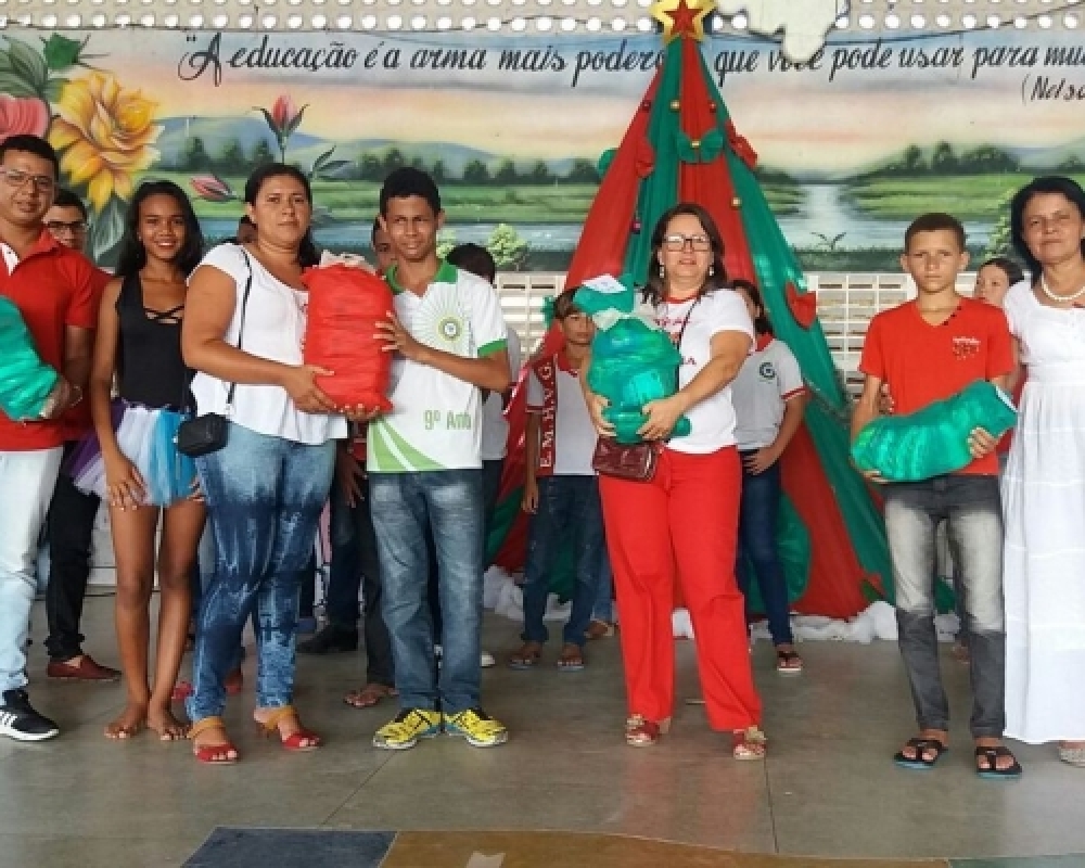 Escola Monsenhor Hildebrando realizou mais uma edição do Natal da partilha 