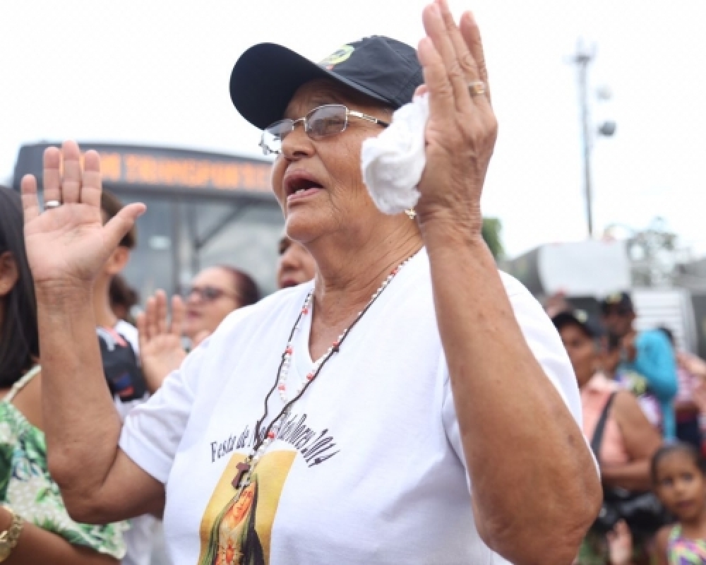 Centenas de romeiros de Campo Alegre seguem para mais uma romaria ao Juazeiro do Padre Cícero