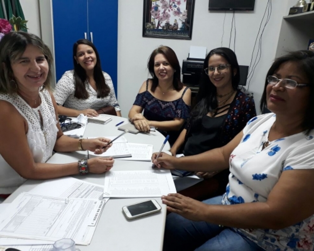 Equipe do CRAS Campo Alegre participou de reunião com a direção da Escola Hildebrando Guimarães