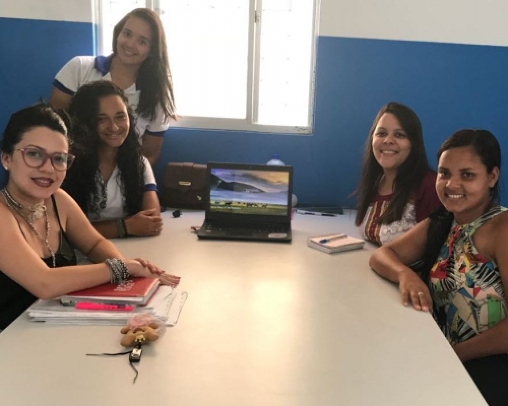 Programa Criança Feliz e CRAS Campo Alegre realizam Roda de Conversa com as visitadoras do Programa 