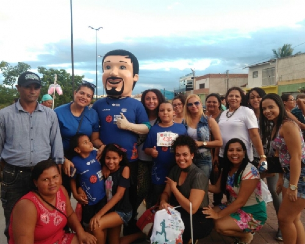 Alunos do CMAEE participaram da 3ª corrida azul em referência as pessoas com autismo