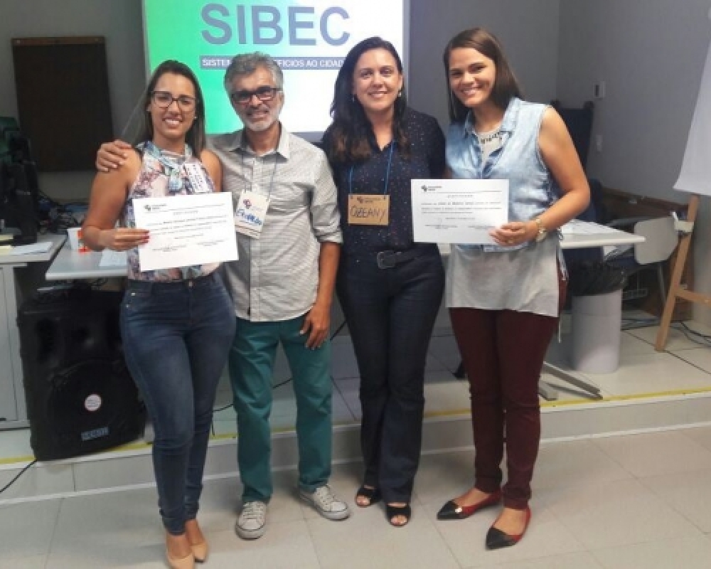 Coordenadora e Operadora de sistema  do Cadastro Único e Programa Bolsa Família participaram de capa