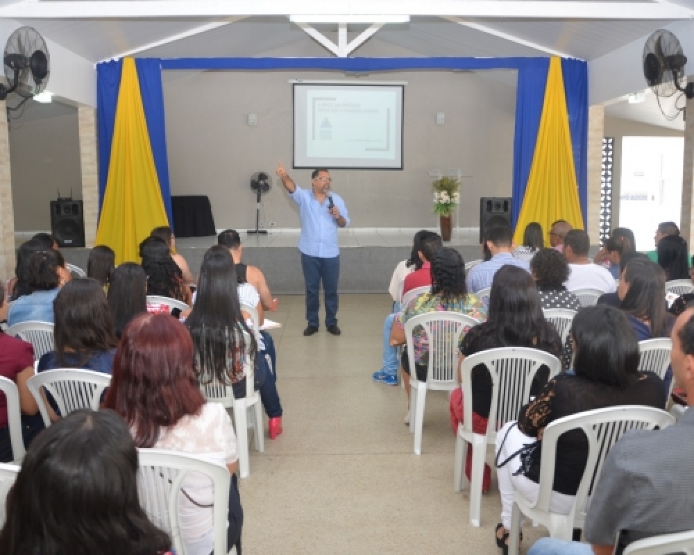 Secretaria de educação promoveu palestra sobre a Base Nacional Comum Curricular – BNCC