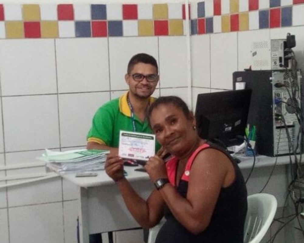 Equipe do cadastro único realiza cadastramento e recadastramento do programa do leite em Luziápolis
