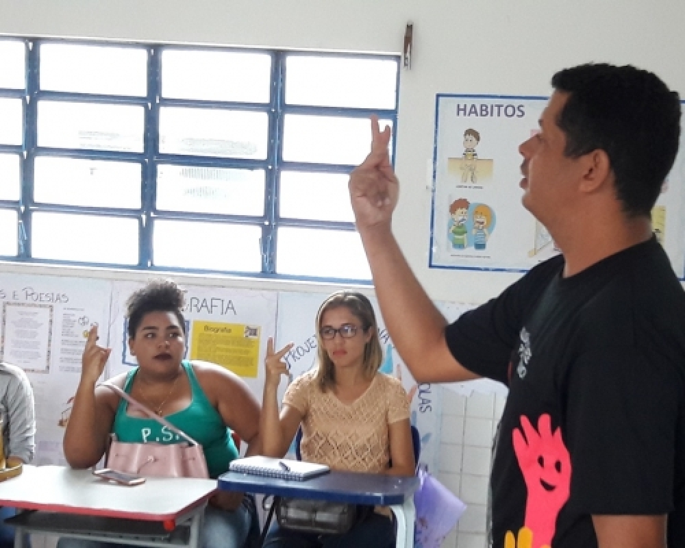 Prefeitura de Campo Alegre inicia novos cursos de Espanhol e Informática Básica