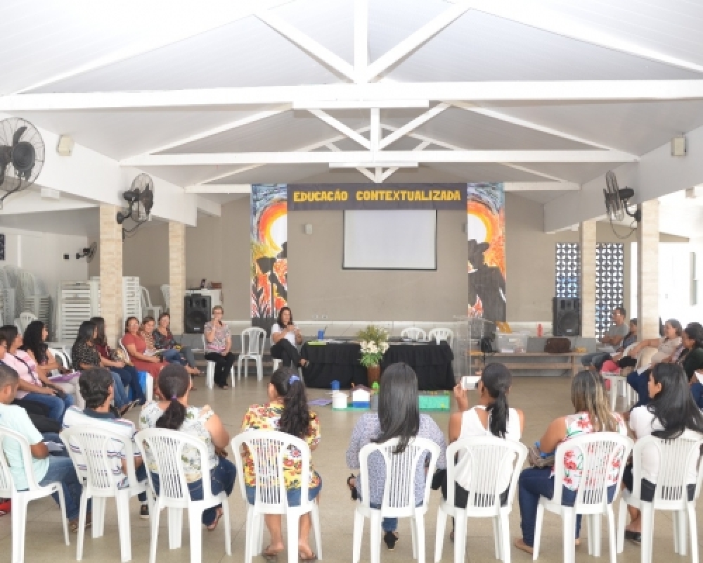 Coordenadores e professores da SEMED participam da formação em educação contextualizada