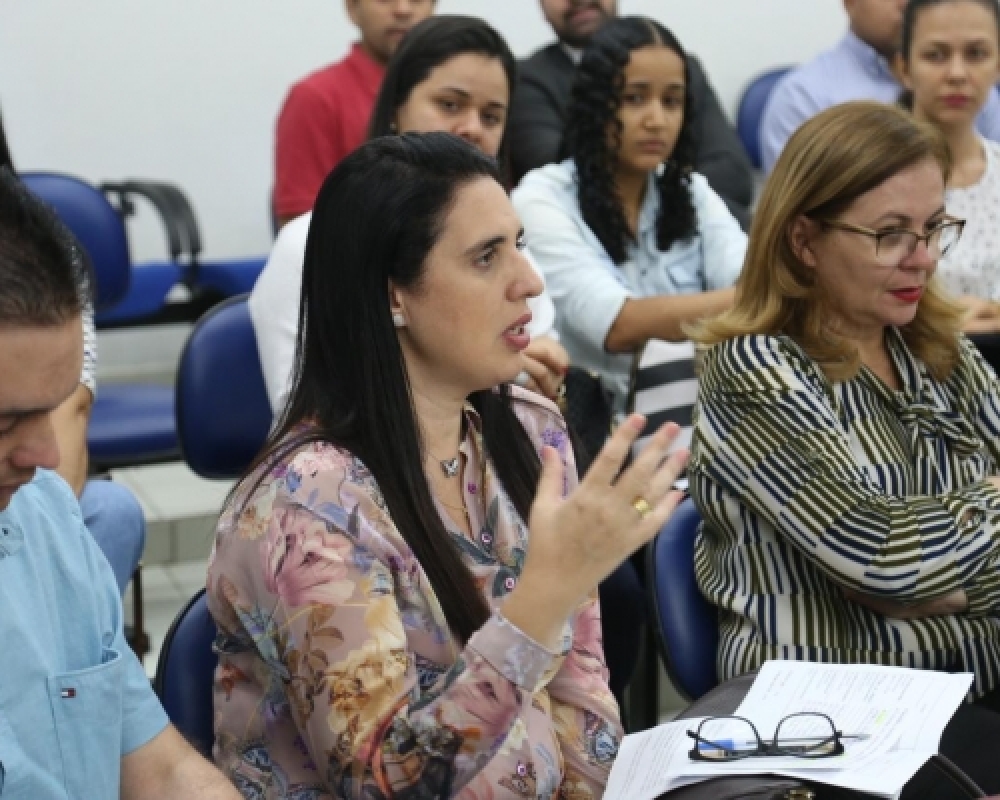 Prefeita Pauline Pereira participou de Audiência Pública sobre a regionalização da Casa Lar 