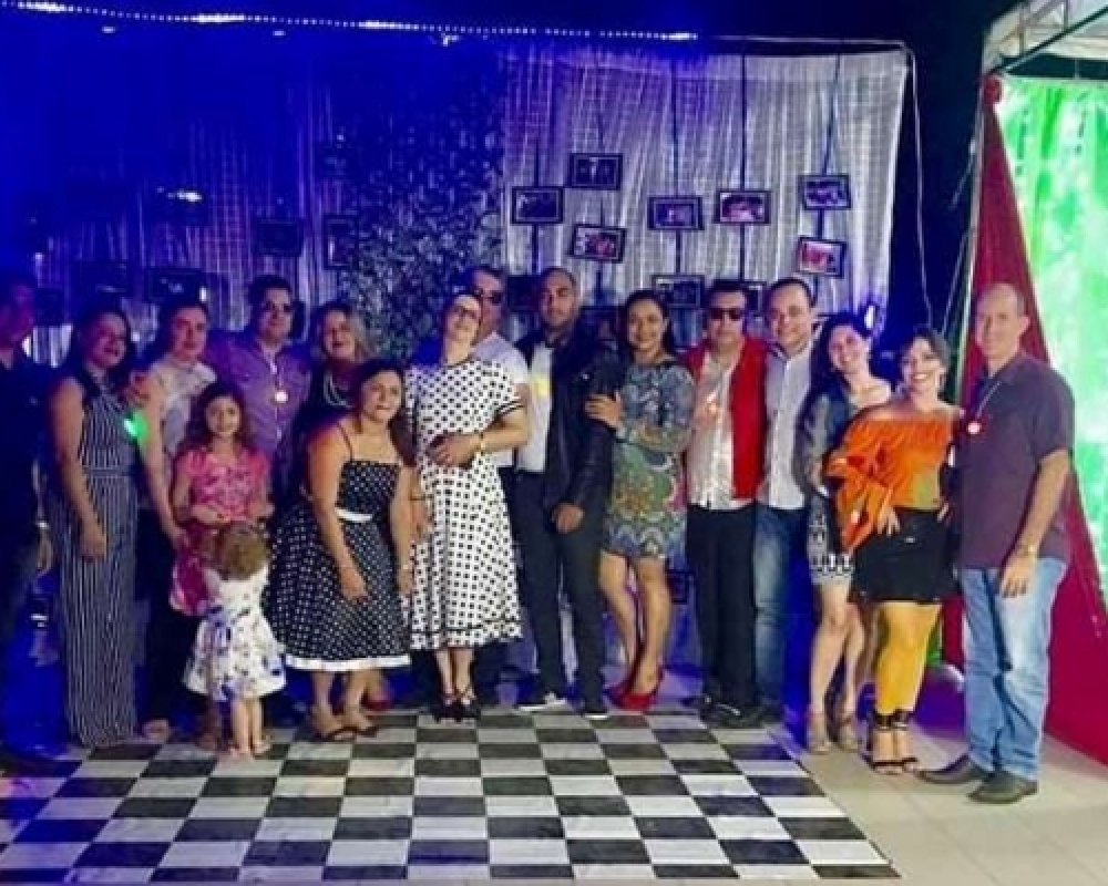 Escola Miguel Matias comemorou o Dia do Servidor Público com a terceira edição do Baile Retrô 