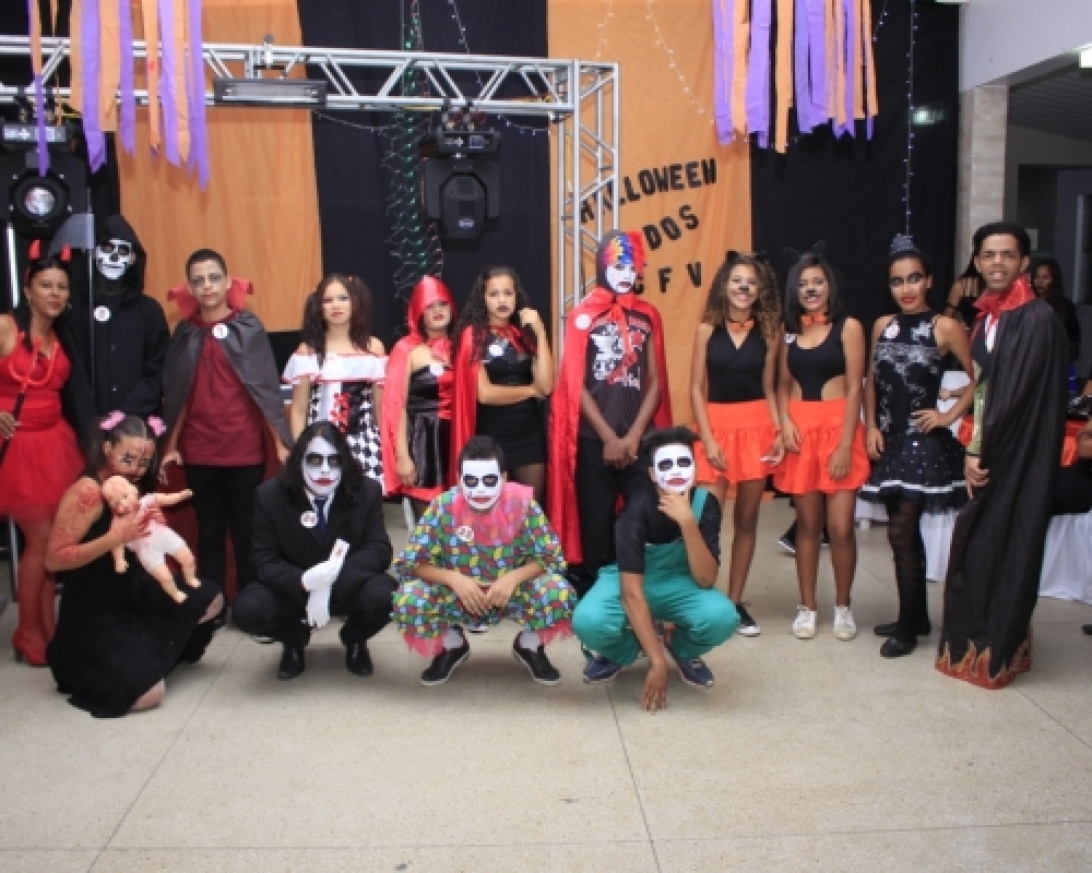 Serviço de Convivência realizou a III festa de Halloween para os grupos de adolescentes 