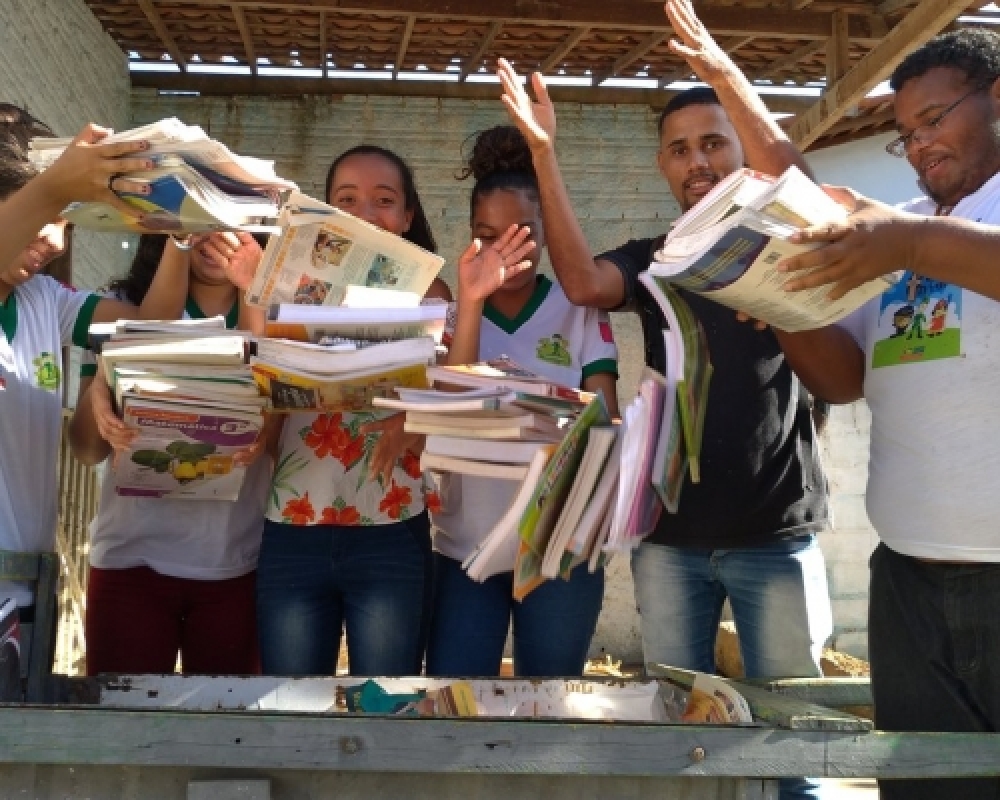 Sustentabilidade: Alunos realizam doação de materiais recicláveis para à COOPECMARCA