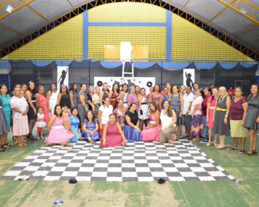 SCFV do Povoado Chã da Imbira realizou a I Festa Retrô com o grupo de Mulheres 