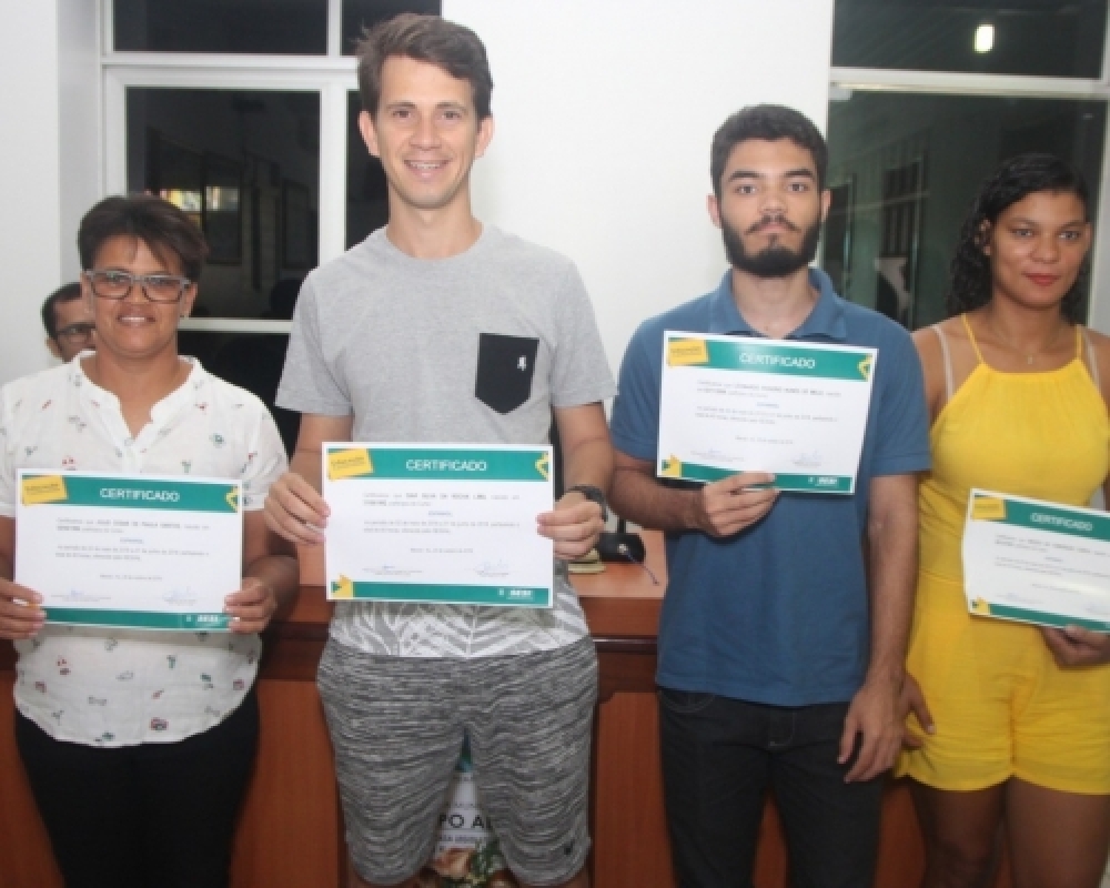 Prefeitura realiza entrega de certificados de cursos ofertados parceria com o SESI
