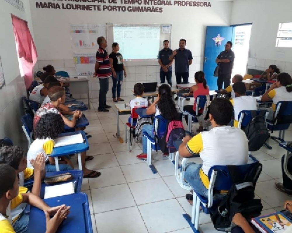 Projeto Luz Do Saber: Escola Maria Lourinete Porto Recebe Técnicos Da Eletrobras