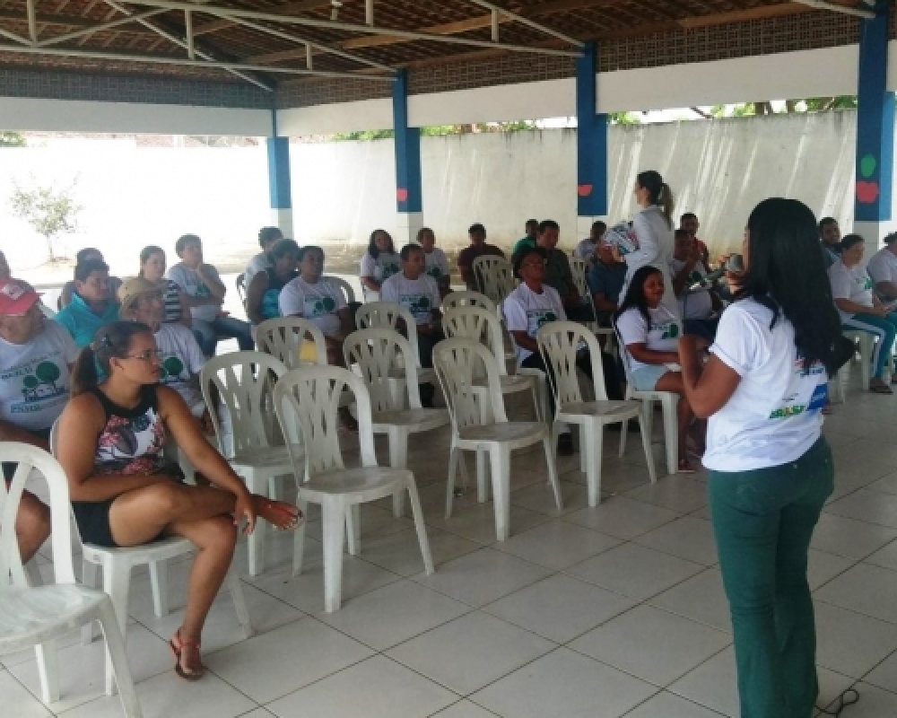 ABESC e Prefeitura promovem palestra para beneficiários do PNHR no Povoado Chã da Imbira 