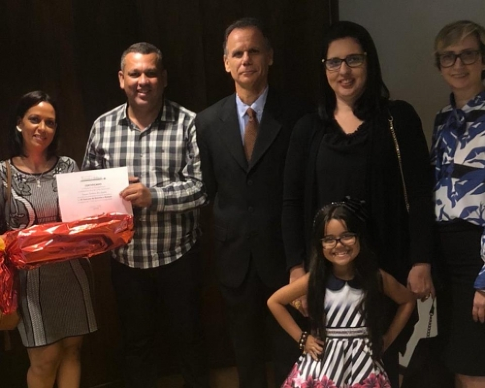 Aluna de Campo Alegre recebeu a premiação do concurso de desenho e redação Ser honesto é legal
