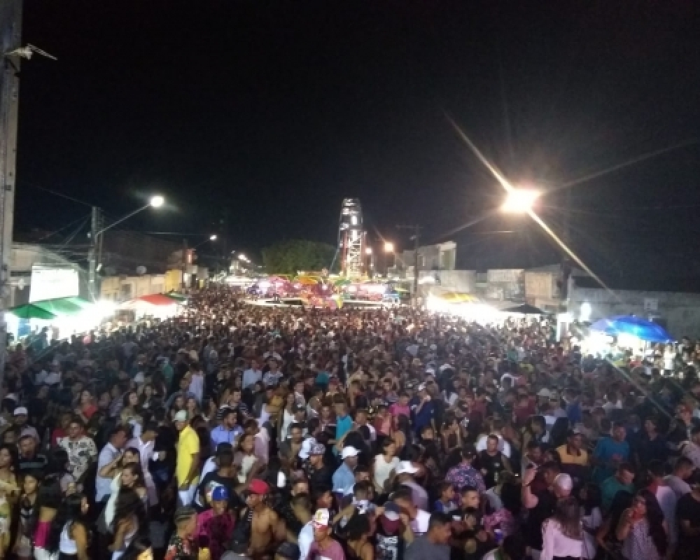Shows musicais e pirotécnicos marcaram o réveillon 2019 em Campo Alegre 
