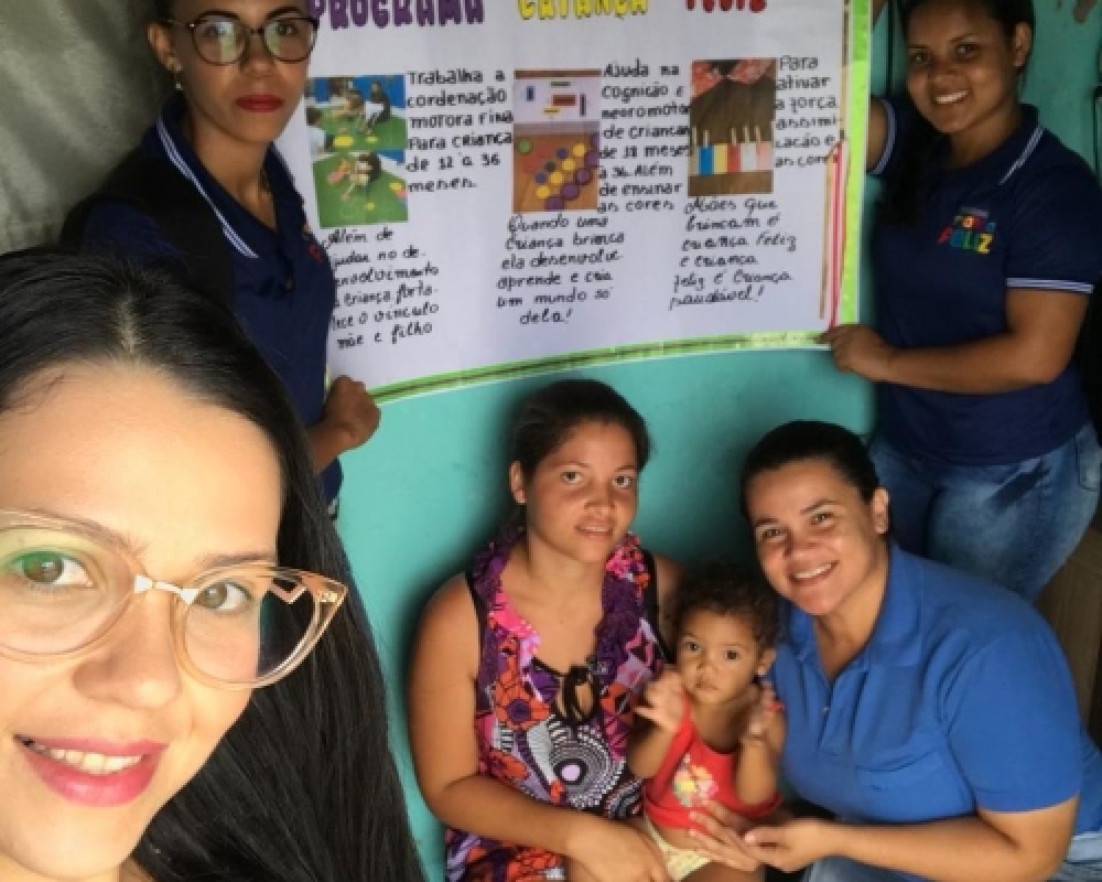Visitadoras do Criança Feliz conscientizam pais sobre a importância do 