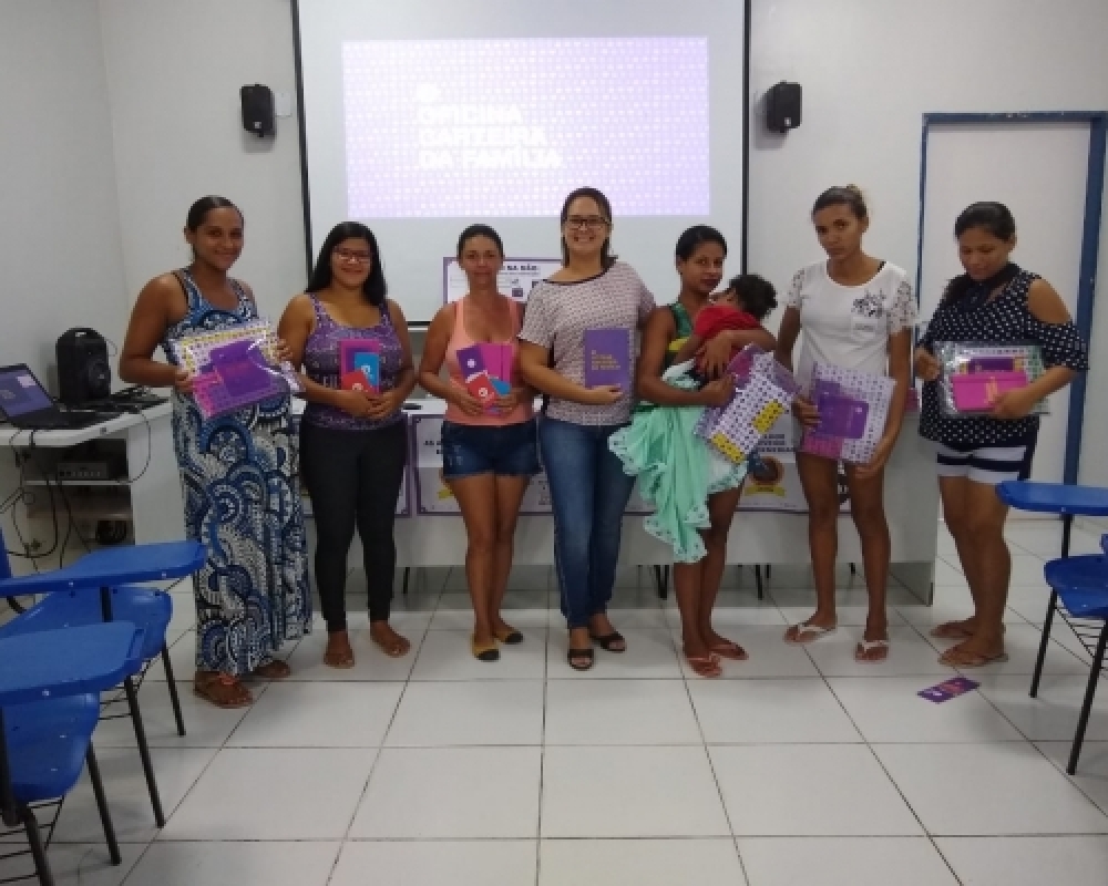 CRAS sede realiza o encerramento da primeira turma da oficina de educação financeira “Futuro na Mão”