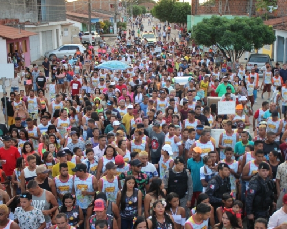 Bloco Os Pegadores de Galinha levou alegria ao Povoado de Chã da Imbira em sua XIII edição