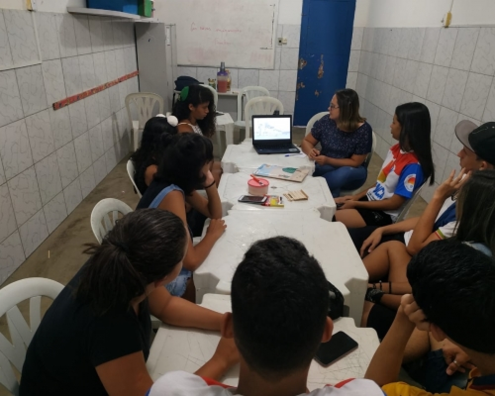 Adolescentes do NUCA conhecem o Projeto Memórias do Meu Lugar idealizado pelo CRAS