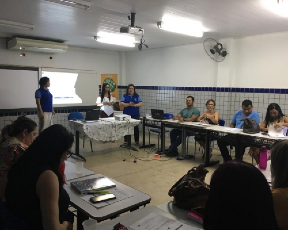 Secretaria municipal de Educação realiza reunião com equipes gestoras da educação infantil 