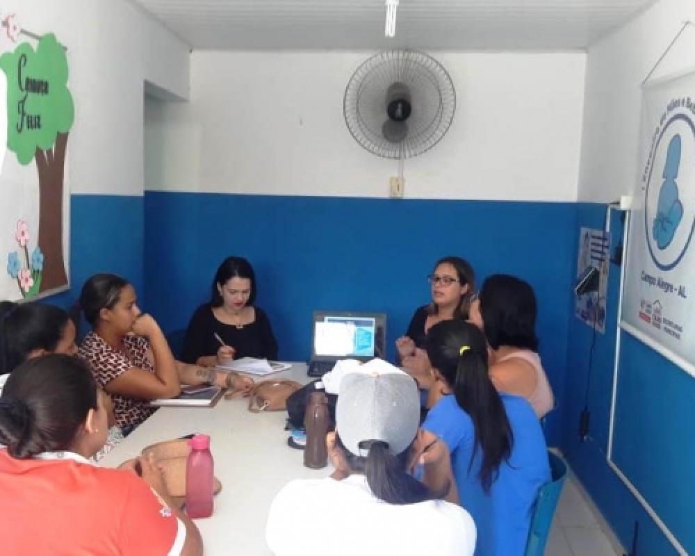 CRAS sede executa projeto com as visitadoras do Programa Criança Feliz 