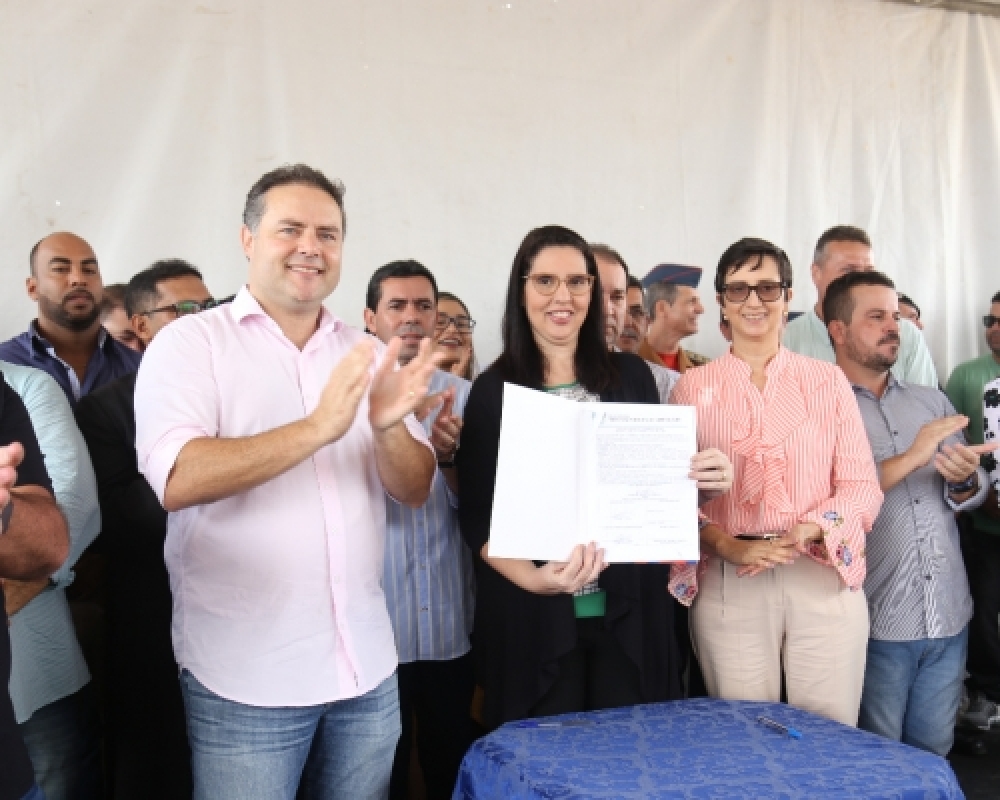 Prefeita Pauline assinou ordem de serviços para construção de três novas escolas