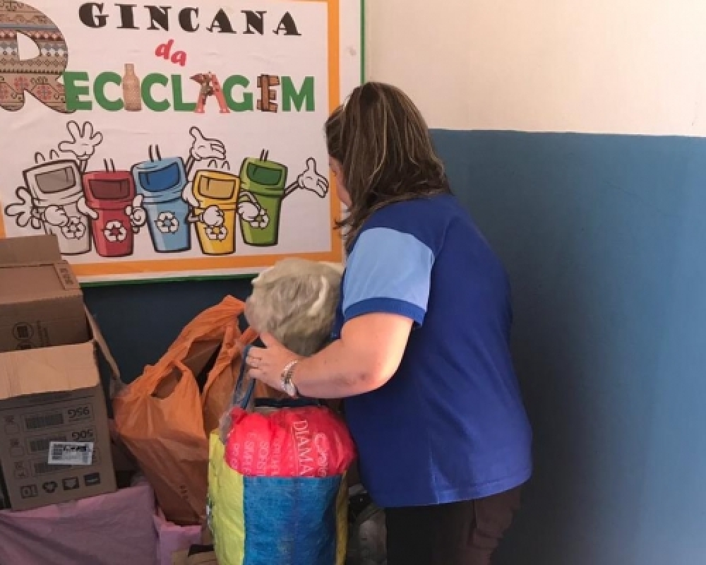 Secretaria de educação realiza ações para intensificar a coleta seletiva