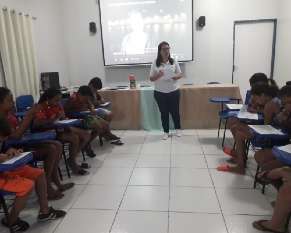 CRAS sede realiza projeto diálogo virtual com jovens acompanhados no Serviço de Convivência