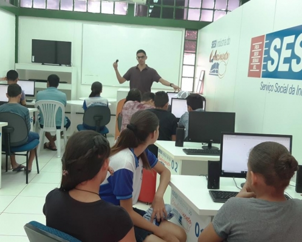 Estudantes participam do curso sobre Introdução as ferramentas de produtividade do Google 