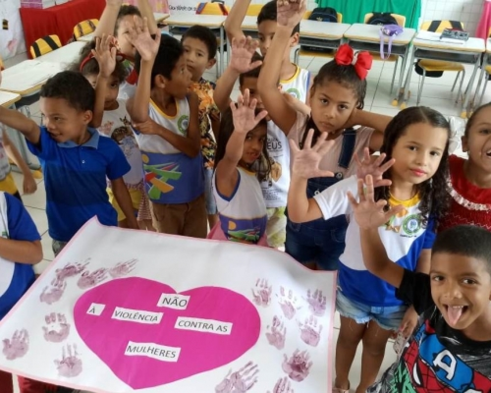 Alunos das Escolas Municipais participam de atividades relativas a Campanha Agosto Lilás
