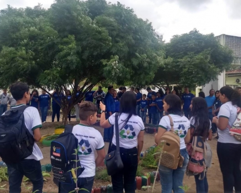 Comissão de Meio Ambiente da Escola Zenóbia participa de Intercâmbio intermunicipal em Limoeiro