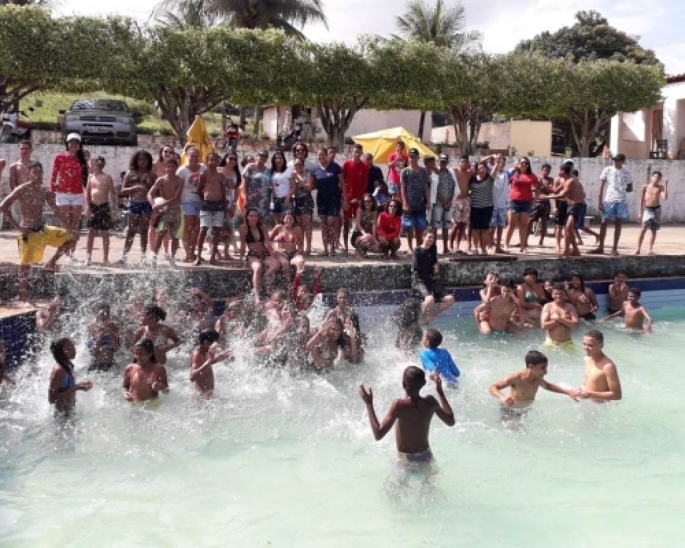 Adolescentes do Serviço de Convivência participam de dia de lazer através do Projeto Comviver
