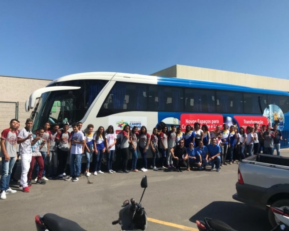 Alunos da Rede Municipal de Ensino participam de encontro do Programa eZAPe! Virtudes Empreendedoras
