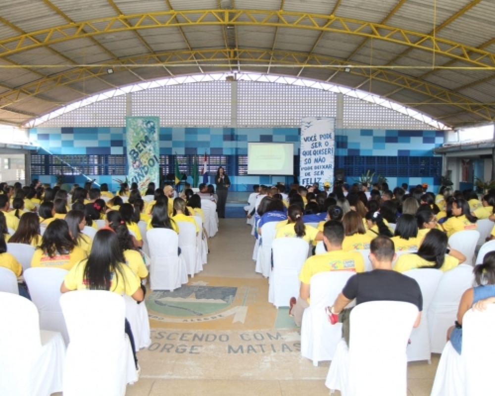 Professores da Rede Municipal de Ensino participam de palestras motivacionais
