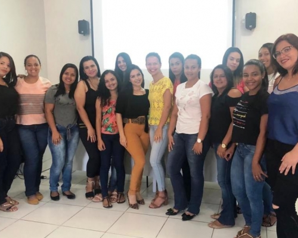Visitadoras do Criança Feliz participam de palestra sobre Saúde Mental no Ambiente de Trabalho