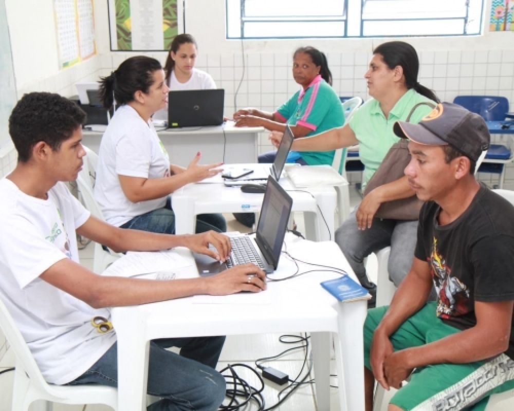 Equipe do Cadastro Único realizou atendimentos no Conjunto Olival Tenório Costa