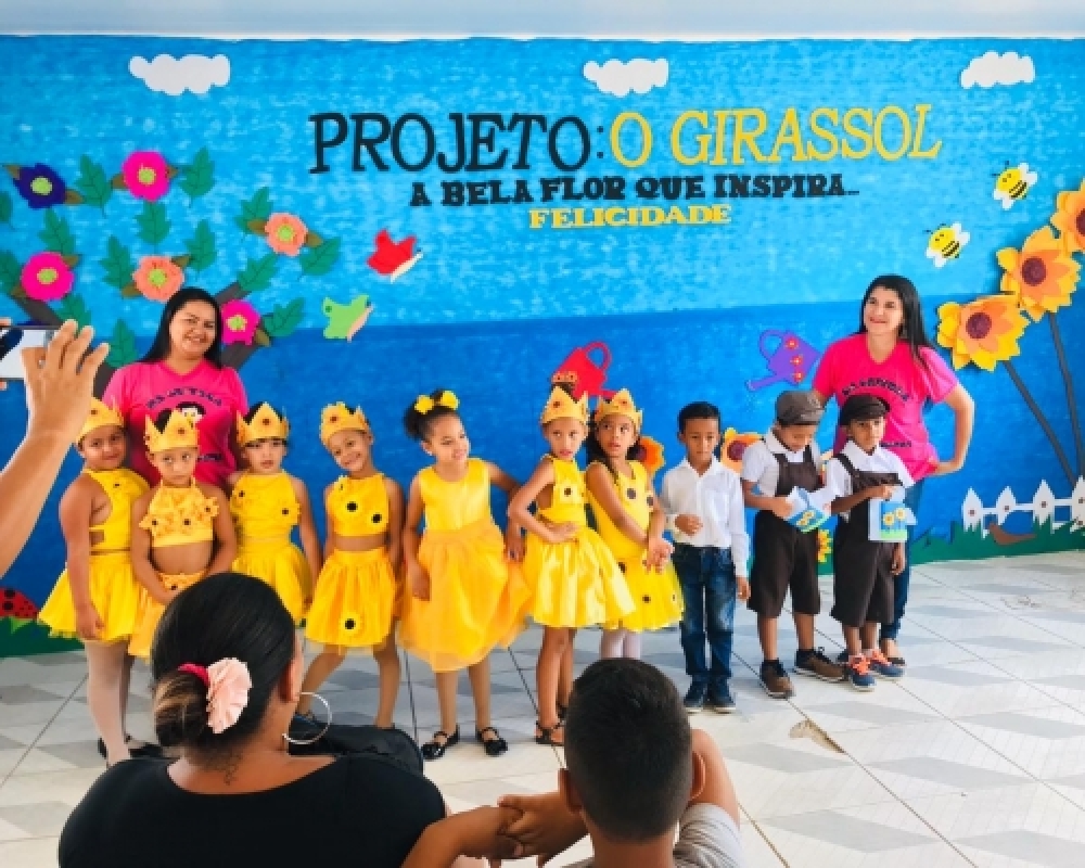 Alunos da Escola Salustiano dão show no encerramento do Projeto Diversidade de Gêneros textuais
