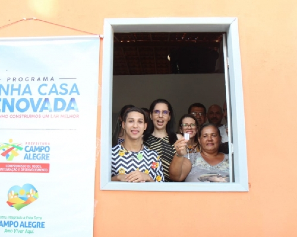 Prefeitura realiza a entrega de mais uma unidade habitacional pelo Minha Casa Renovada