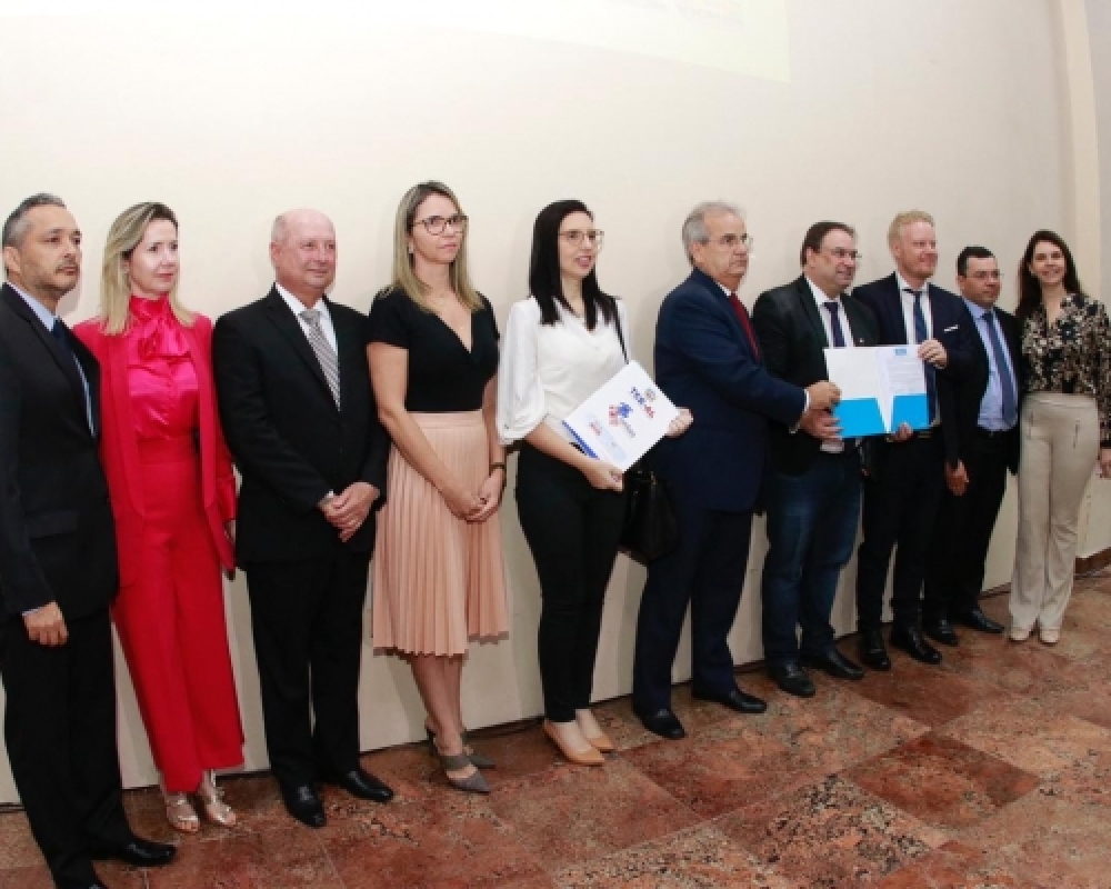 Prefeita Pauline Pereira participa de encontro promovido pelo TC e Escola de Contas 
