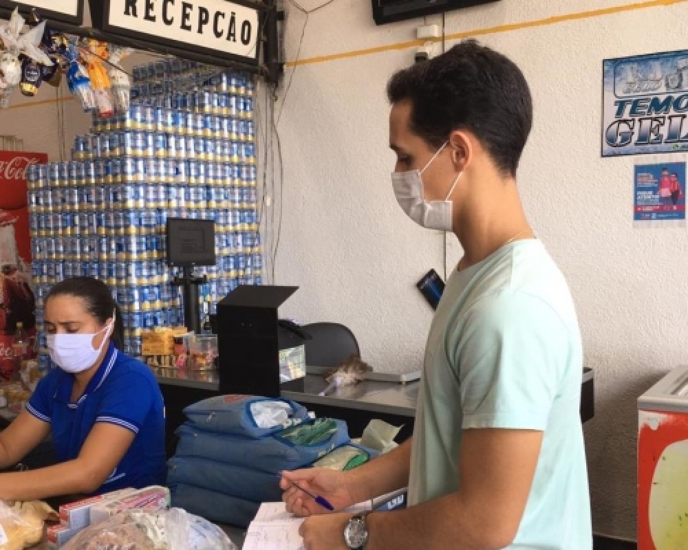 Secretaria de Indústria e comércio realiza distribuição de mascaras a empresas do munícipio