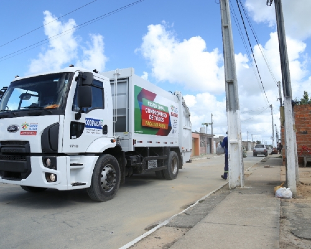 Coleta do lixo doméstico volta a funcionar em três dias por semana 