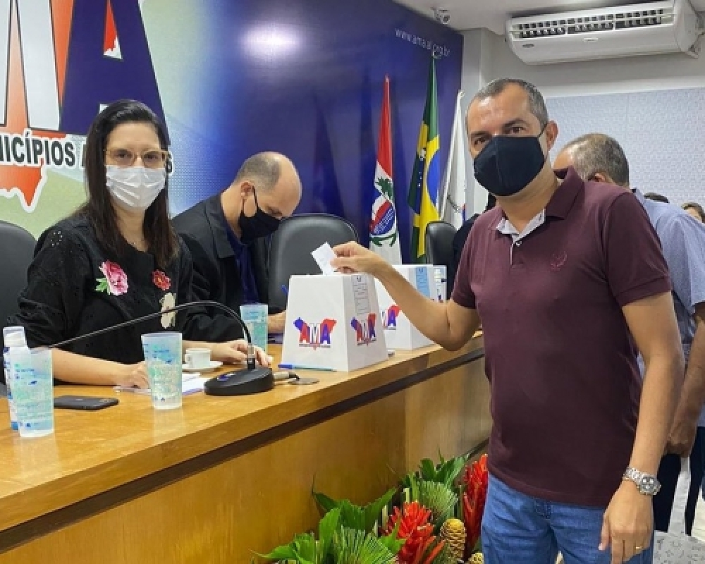 Prefeito Nicolas Pereira participa da eleição da Associação dos Municípios Alagoanos