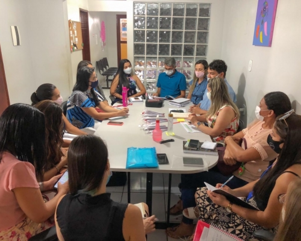 Equipe do Fortalecendo Laços realizou encontro intersetorial para debater funcionamento do projeto